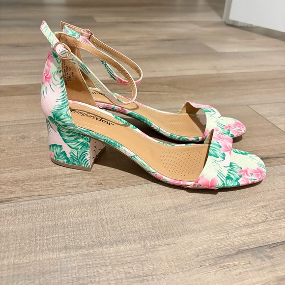 comfortview Shoes - Comfortview The Orly Sandal block heel floral Green Leaf pink size 10
